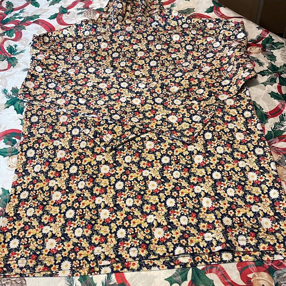 Used top size M by hunt club